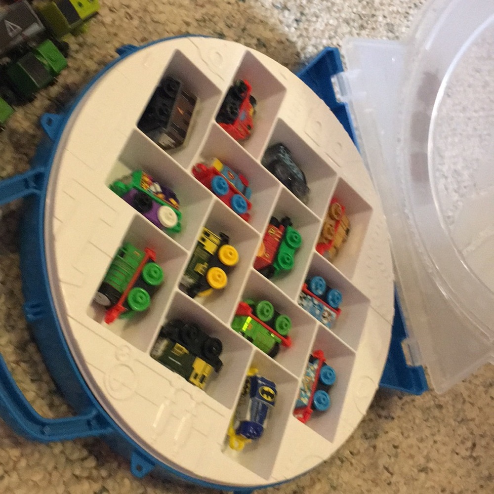 thomas trains and launcher and train holder - Picture 4 of 5